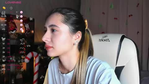 Snapshot of darlabelle chatting on December 21, 3:57 am Belle online show from December 21, 3:57 am