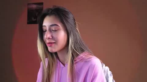 Snapshot of darlabelle chatting on February 16, 5:47 am Belle online show from February 16, 5:47 am