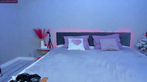 darlenedolce online show from February 4, 3:36 pm