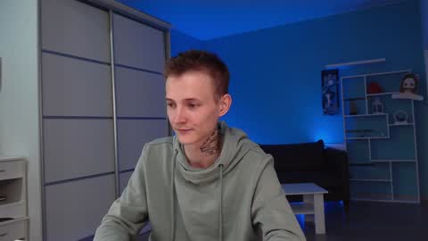 Snapshot of darling__oliver chatting on December 12, 5:26 pm your lovely Oli online show from December 12, 5:26 pm