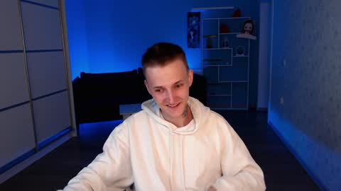 Snapshot of darling__oliver chatting on January 10, 8:04 pm your lovely Oli online show from January 10, 8:04 pm