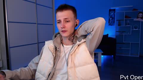 Snapshot of darling__oliver chatting on January 12, 6:27 pm your lovely Oli online show from January 12, 6:27 pm