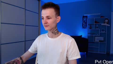 Snapshot of darling__oliver chatting on January 26, 5:34 pm your lovely Oli online show from January 26, 5:34 pm