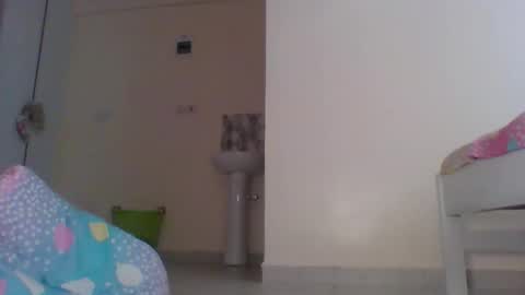 darling_dreamer2 online show from May 16, 7:05 am