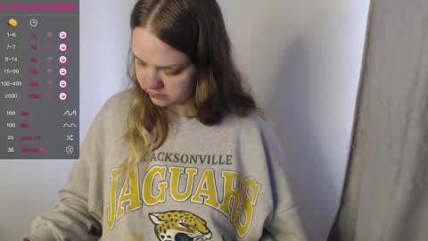 Snapshot of darling_tony18 chatting on September 23, 1:36 pm darling_tony18 online show from September 23, 1:36 pm