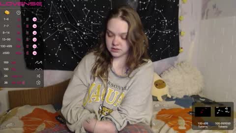 Snapshot of darling_tony18 chatting on December 18, 1:39 pm darling_tony18 online show from December 18, 1:39 pm