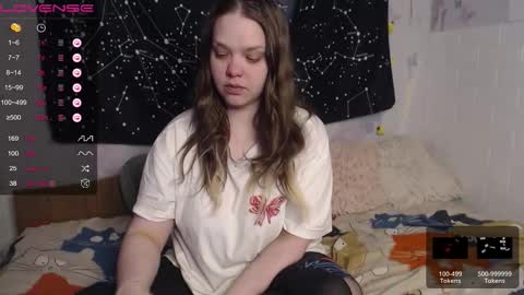 Snapshot of darling_tony18 chatting on February 15, 1:31 pm darling_tony18 online show from February 15, 1:31 pm