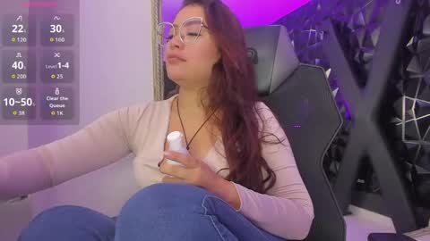 Snapshot of darlingbdsm_ chatting on April 16, 2:40 pm Darling online show from April 16, 2:40 pm