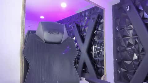 Snapshot of darlingbdsm_ chatting on April 23, 10:36 am Darling online show from April 23, 10:36 am