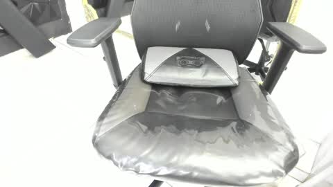 Snapshot of darlingbdsm_ chatting on May 20, 12:33 pm Darling online show from May 20, 12:33 pm