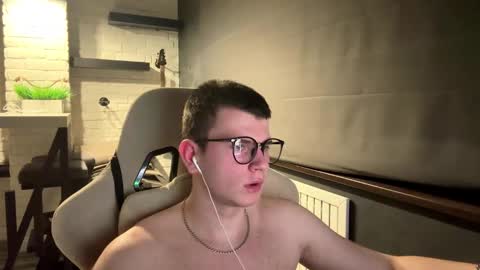 Snapshot of dartallo chatting on March 13, 9:32 pm dartallo online show from March 13, 9:32 pm