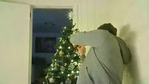 Snapshot of dartanjanas chatting on December 7, 8:05 pm Dario online show from December 7, 8:05 pm