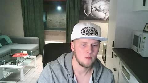 Dario online show from February 6, 7:39 pm