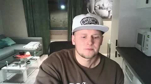 Dario online show from February 8, 7:06 pm