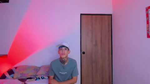 Snapshot of darwin_ggh chatting on February 9, 9:41 pm darwin_ggh online show from February 9, 9:41 pm