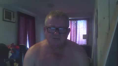Snapshot of darwincock chatting on December 6, 10:08 pm darwincock online show from December 6, 10:08 pm