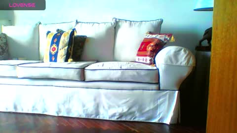 Snapshot of daryof chatting on December 6, 1:00 pm Daryo Franco online show from December 6, 1:00 pm