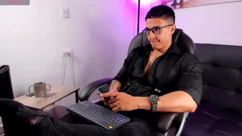 Dash online show from December 21, 2:24 pm