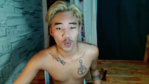 dave_boyyy online show from May 12, 6:32 am