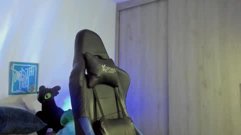 DAVE MAX online show from March 25, 3:18 pm