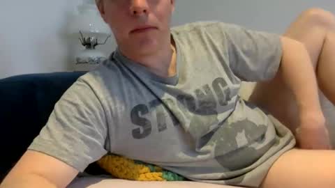Snapshot of daveb709709709 chatting on April 4, 8:28 pm daveb709709709 online show from April 4, 8:28 pm