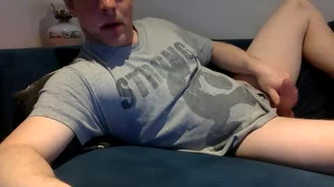 Snapshot of daveb709709709 chatting on April 22, 9:16 pm daveb709709709 online show from April 22, 9:16 pm