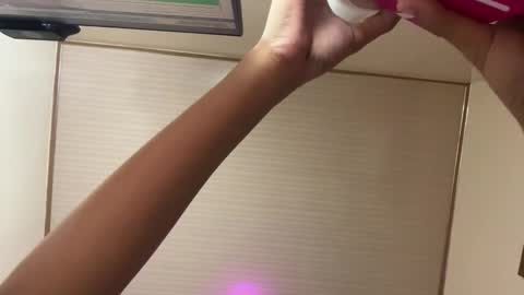 Snapshot of daveboyyy chatting on November 18, 6:40 am Scarlet thesexiest online show from November 18, 6:40 am