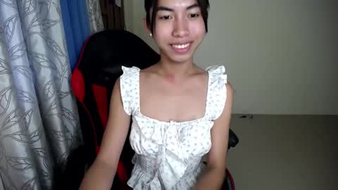 Snapshot of daveboyyy chatting on December 15, 11:09 pm Scarlet thesexiest online show from December 15, 11:09 pm