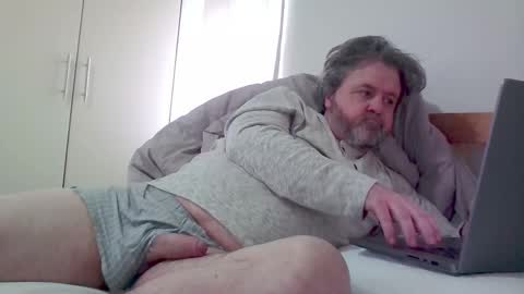 Snapshot of davenotts27179 chatting on February 26, 10:26 am Dave notts online show from February 26, 10:26 am