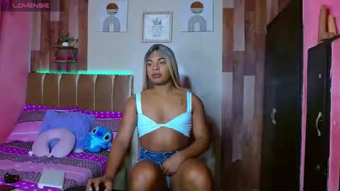 Snapshot of david778302 chatting on February 16, 10:00 am Noha online show from February 16, 10:00 am