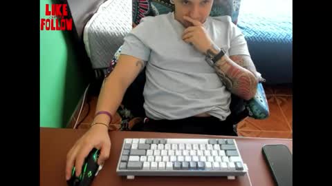 Snapshot of david_2789 chatting on January 16, 7:29 pm David online show from January 16, 7:29 pm