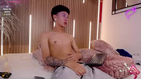 Snapshot of david_banks_ chatting on March 9, 12:09 pm David online show from March 9, 12:09 pm