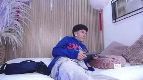 Snapshot of david_banks_ chatting on March 21, 12:21 pm David online show from March 21, 12:21 pm