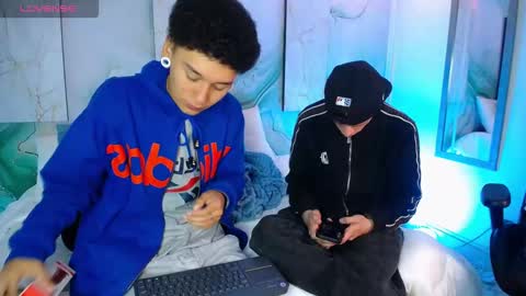 Snapshot of david_banks_ chatting on March 23, 12:42 pm David online show from March 23, 12:42 pm