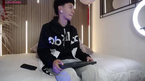 Snapshot of david_banks_ chatting on March 29, 11:54 am David online show from March 29, 11:54 am