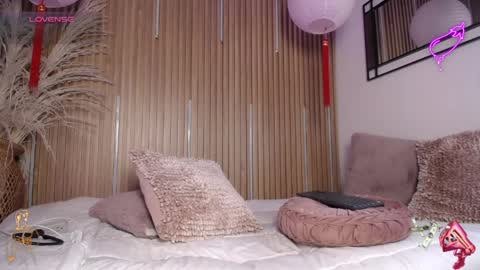 Snapshot of david_banks_ chatting on April 1, 12:39 pm David online show from April 1, 12:39 pm