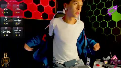 Snapshot of david_banks_ chatting on April 2, 12:36 pm David online show from April 2, 12:36 pm