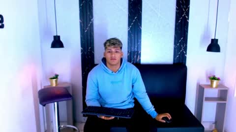 Snapshot of david_colins_ chatting on March 30, 11:33 am david colins online show from March 30, 11:33 am