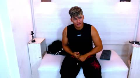 Snapshot of david_colins_ chatting on April 1, 6:38 pm david colins online show from April 1, 6:38 pm