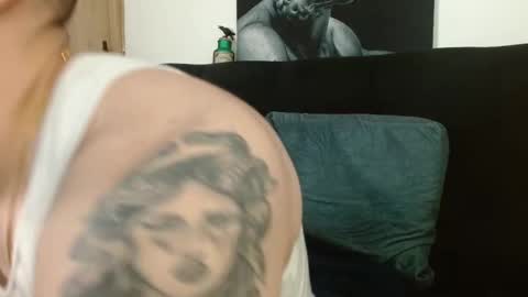 Twitter davidsanctum online show from November 15, 8:27 pm