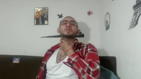 Snapshot of david_hot12 chatting on January 18, 2:14 am david online show from January 18, 2:14 am