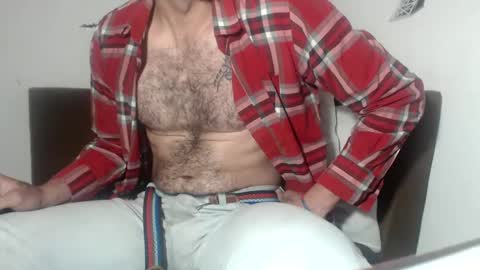 Snapshot of david_hot12 chatting on January 20, 1:11 pm david online show from January 20, 1:11 pm