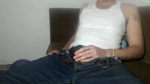 Snapshot of david_hot12 chatting on January 25, 7:28 am david online show from January 25, 7:28 am