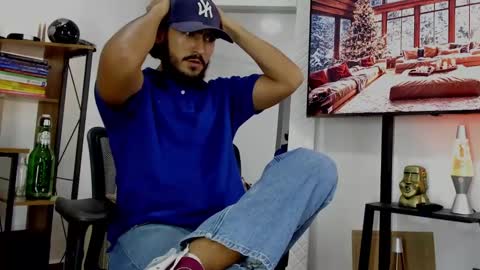 Hey im David that loves to explore and speak their fantasies. Very open talktative and nice. Feel free to chat with me online show from December 16, 1:10 am