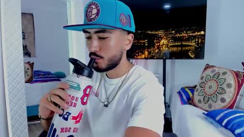 Snapshot of david_johnson372 chatting on March 8, 2:21 pm Hey im David that loves to explore and speak their fantasies. Very open talktative and nice. Feel free to chat with me online show from March 8, 2:21 pm