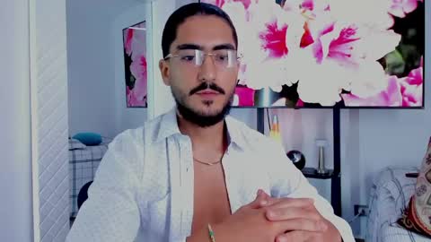 Hey im David that loves to explore and speak their fantasies. Very open talktative and nice. Feel free to chat with me online show from May 10, 12:54 pm