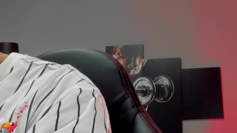 Snapshot of david_jons7 chatting on December 13, 1:48 am David Jons online show from December 13, 1:48 am