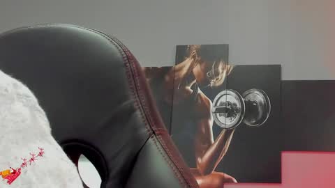 Snapshot of david_jons7 chatting on December 22, 3:33 pm David Jons online show from December 22, 3:33 pm