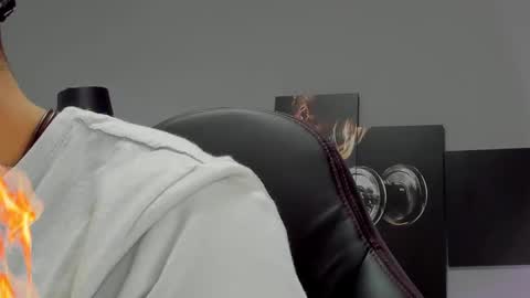 Snapshot of david_jons7 chatting on January 8, 12:17 am David Jons online show from January 8, 12:17 am