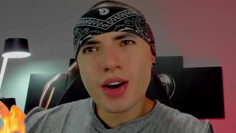 Snapshot of david_jons7 chatting on February 11, 10:07 pm David Jons online show from February 11, 10:07 pm